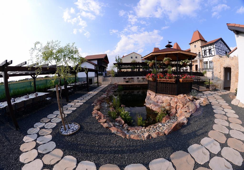 Hotel Castel Royal Mosnita Noua Dış mekan fotoğraf
