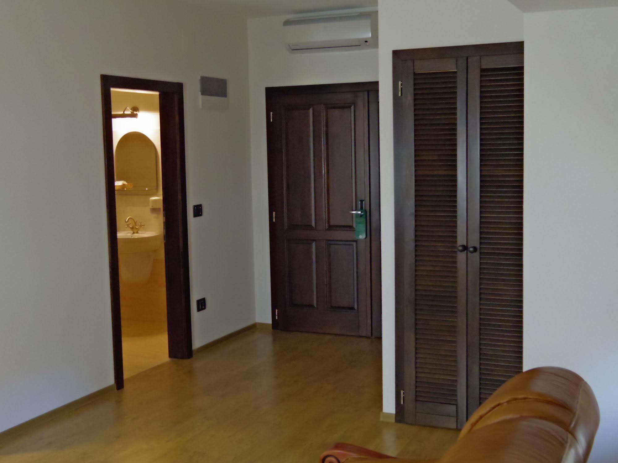 Hotel Castel Royal Mosnita Noua Dış mekan fotoğraf