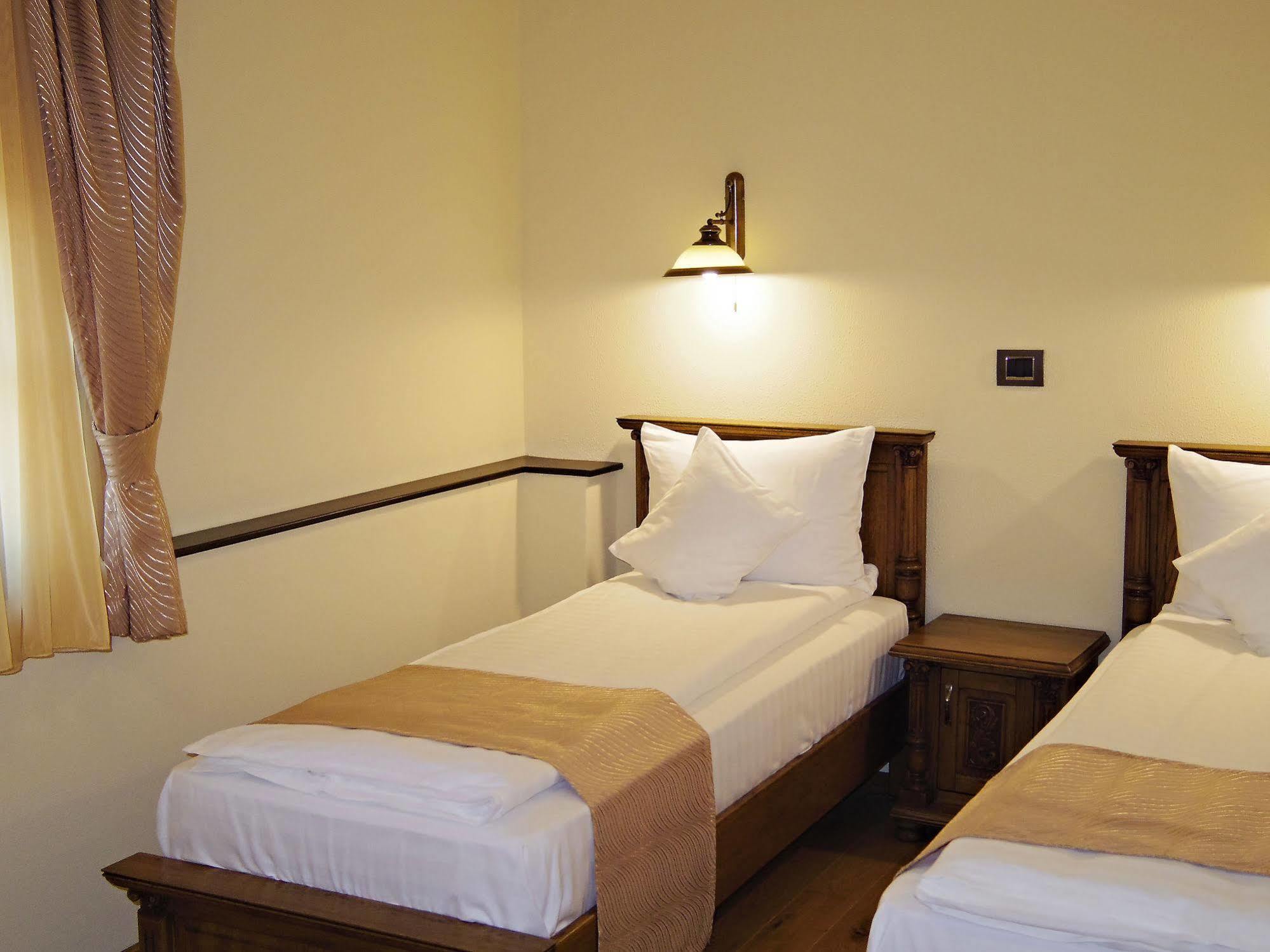 Hotel Castel Royal Mosnita Noua Dış mekan fotoğraf